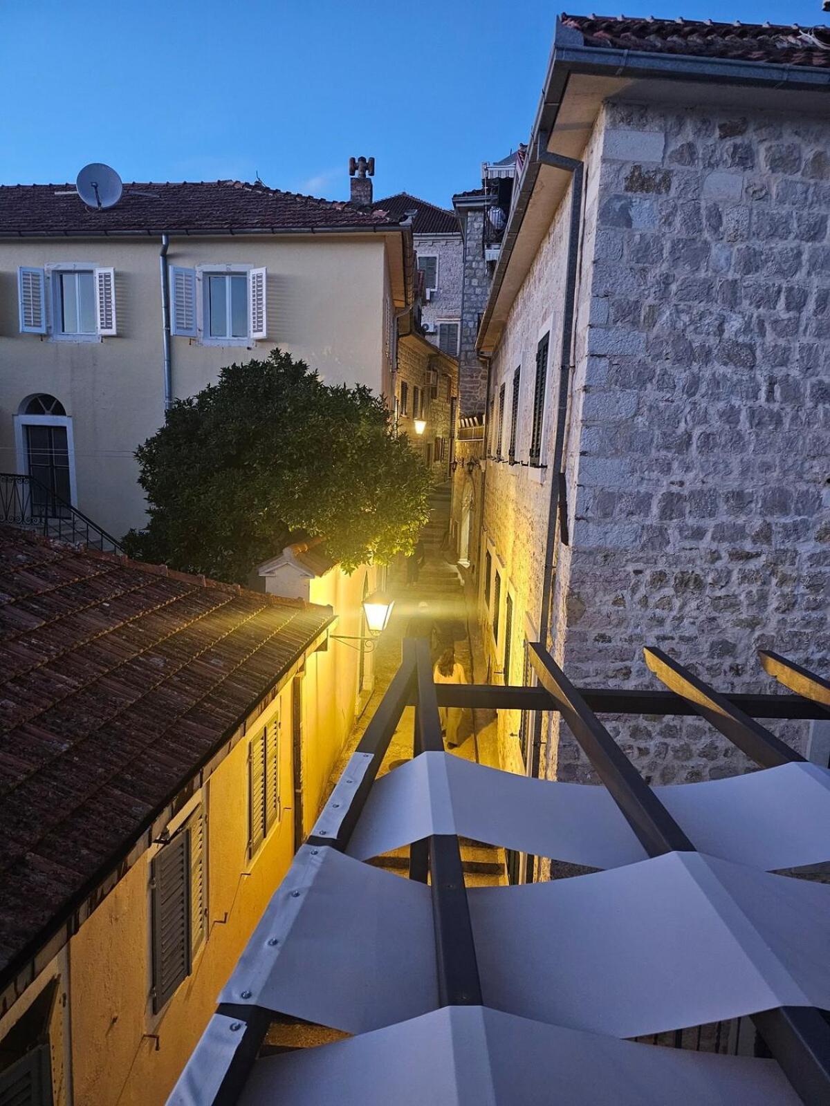 Apartment In The City Center Herceg Novi Exterior photo